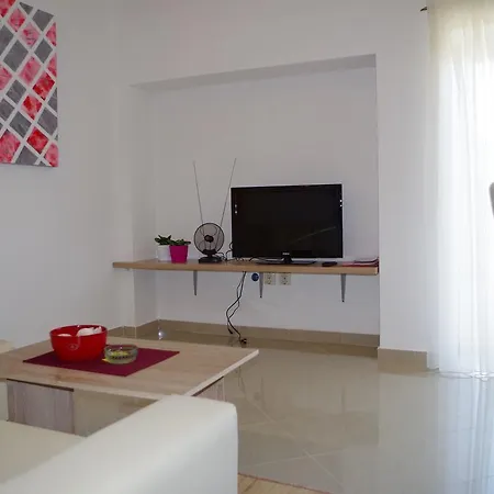 Luxurious In Ajini Croatia With Terrace Apartamento *